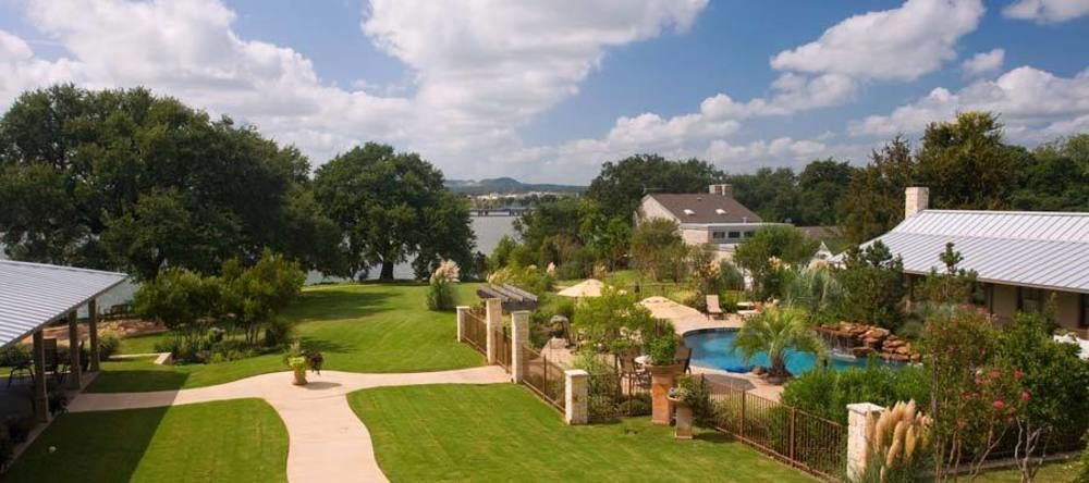 Inn On Lake Granbury Exterior photo